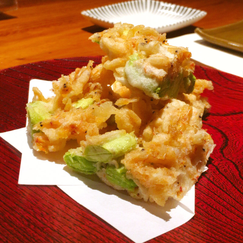 桜えびとそら豆のかき揚げ(島之内 一陽)