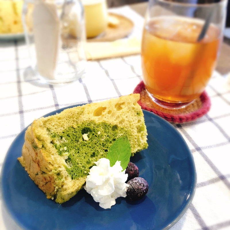 本日のシフォンケーキ（ホワイトチョコチップ抹茶シフォンケーキ）(カフェ キッサ)