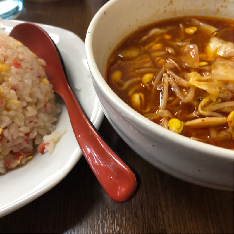 辛唐麺と桜エビチャーハン(まぐろラーメン大門)