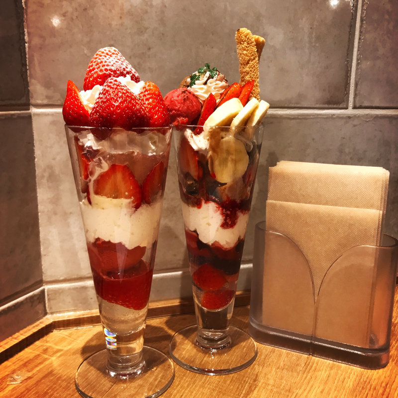 あまおう苺パフェ(マルトメ･ザ･ジューサリー （Marutome the Juicery）)