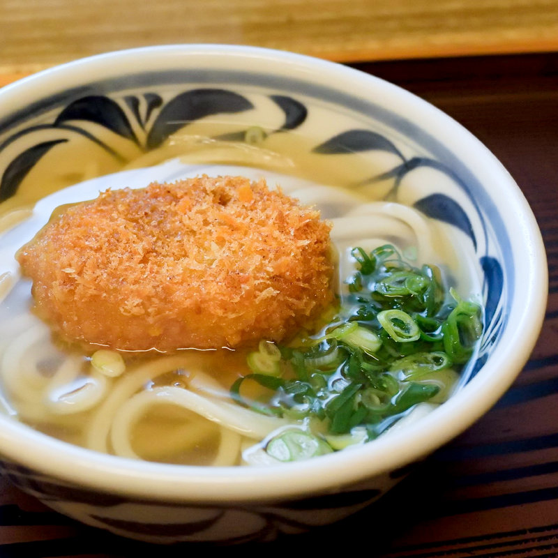 親鳥コロッケうどん（かけ+親鳥コロッケ）(ふる里うどん  )