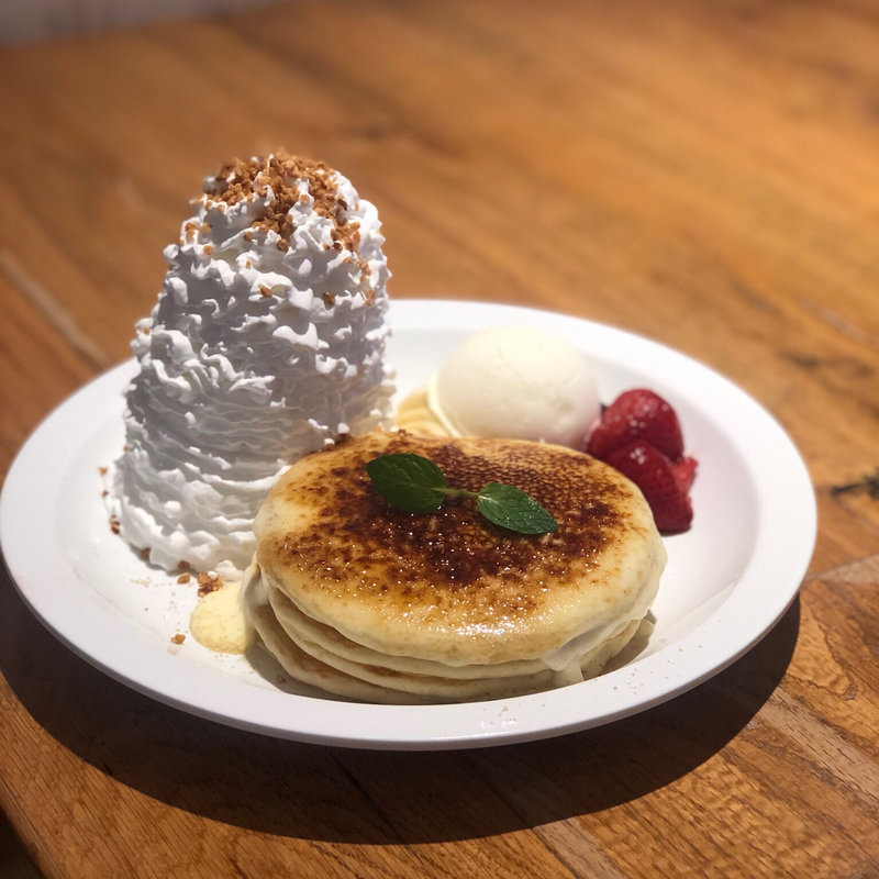 クリームブリュレパンケーキ(Eggs 'n Things 神戸ハーバーランド店)