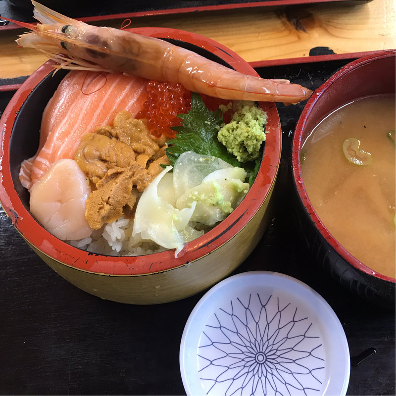 極上北海丼(タカマル鮮魚店 本館)