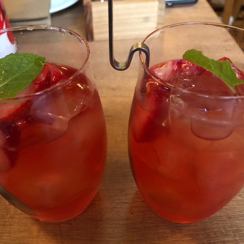 苺のロゼサングリア(ワインの酒場。ディプント武蔵小杉店)