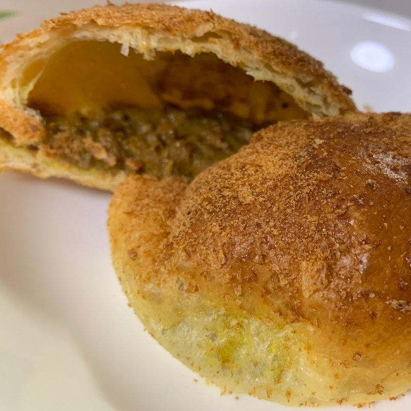 ブリオッシュ生地のカレーパン(イシノウエ)