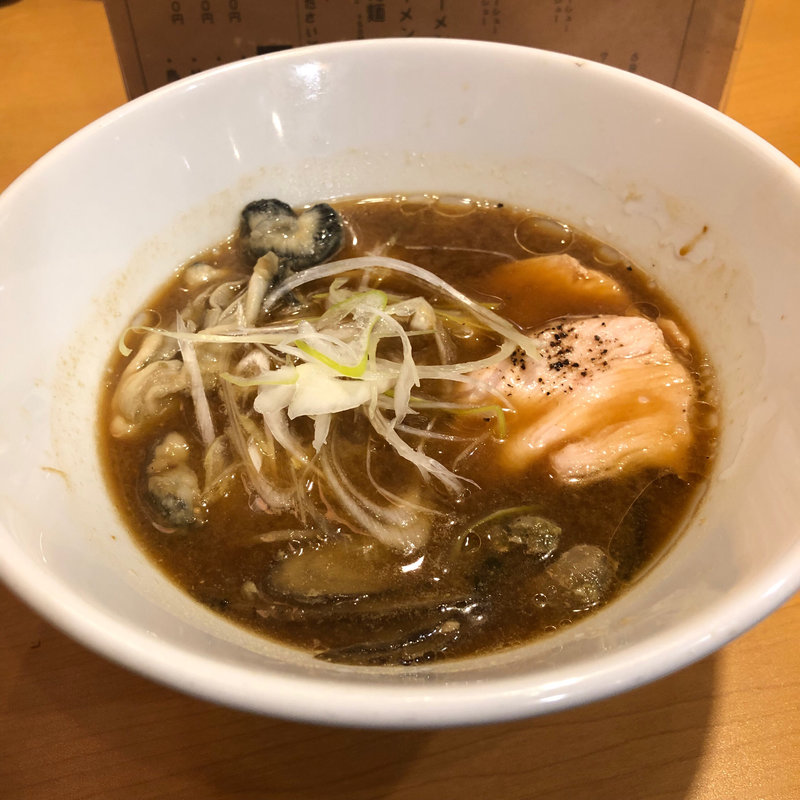 牡蠣味噌らあめん(醤油と貝と麺 そして人と夢 )