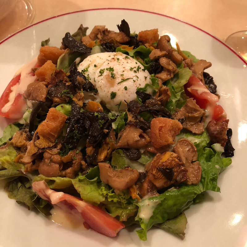 (パリのワイン食堂)