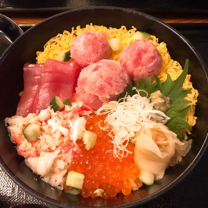 鮪と蟹といくらのチラシ丼(S.S.コロンビア・ダイニングルーム)