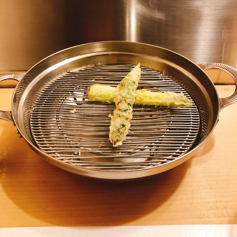 アスパラガス(てんぷらと和食 山の上 本店・御茶ノ水 （やまのうえ）)