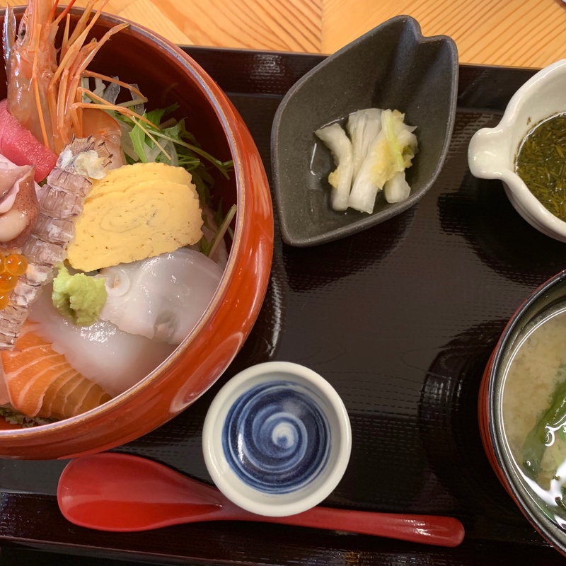 塩釜海鮮丼(塩釜市場食堂)