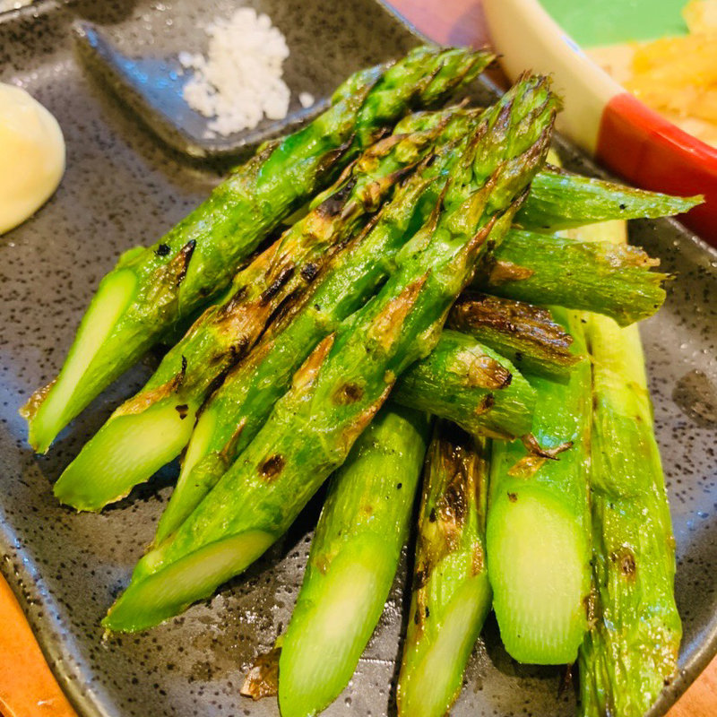 焼きアスパラガス(真面目焼鳥 助平 )