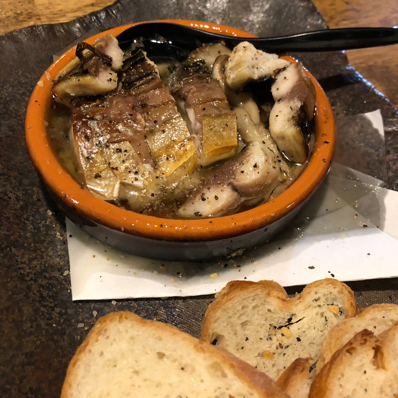 鯖のアヒージョ(海鮮 さば鉄)