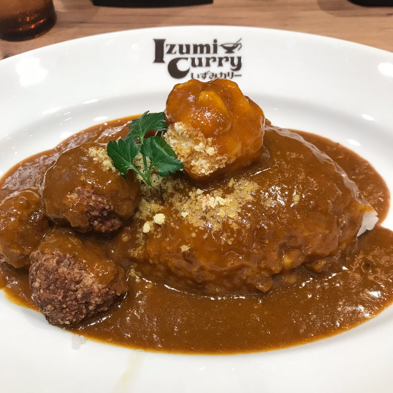 ミートボールとハッシュポテトカリー(いずみカリー)