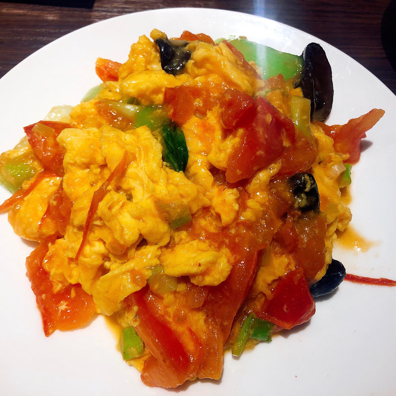 トマトと卵炒め(四川料理 芙蓉麻婆麺 （フヨウマーボーメン）)