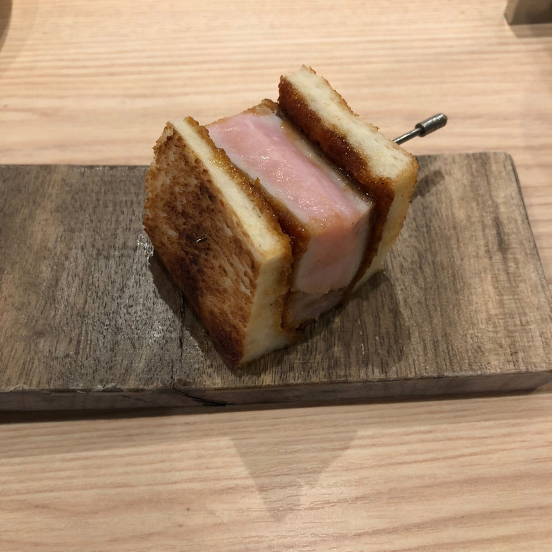 厚切りポークカツサンド（テイクアウトのみ）(炭火イノベーティブフレンチ Fukushima（フクシマ）都立大学)