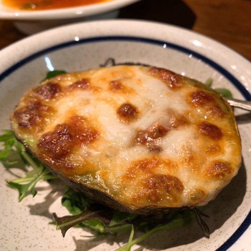 焼きアボカド(いぶしぎん )