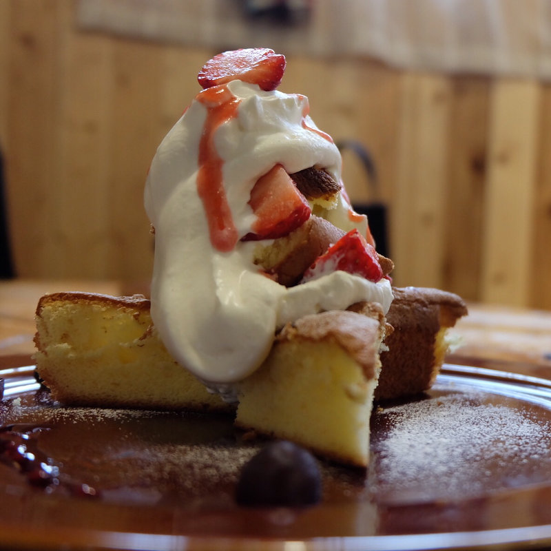 旬のフルーツのスポンジケーキ(Grand-Blue)