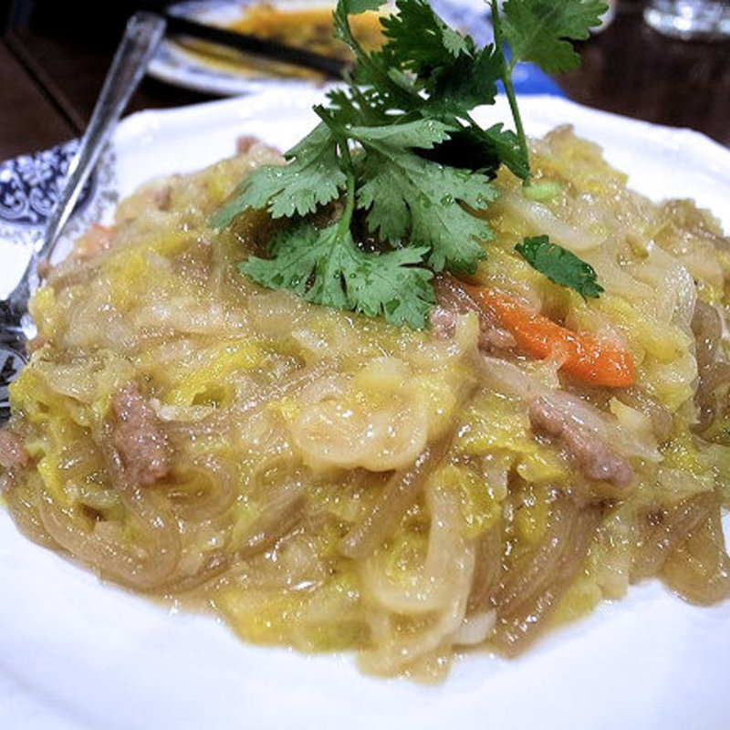 酸菜粉（酢漬け白菜と春雨炒め）(アリヤ 清真美食 池袋店)