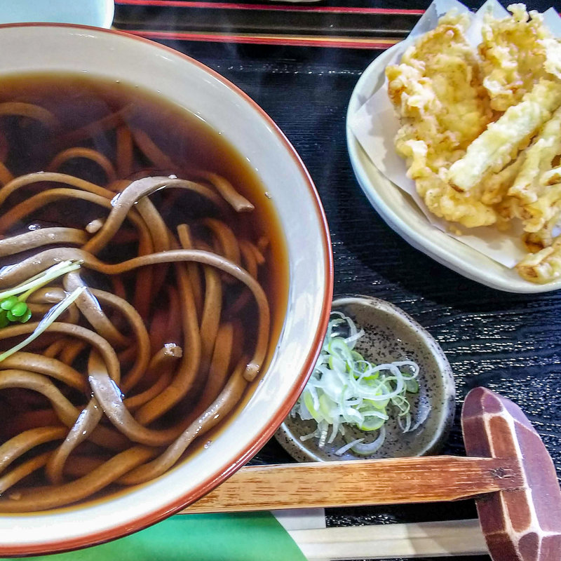 とり天ごぼう天蕎麦(ゆう賀 （ゆうが）)