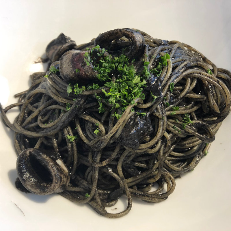 ヤリイカのイカ墨ソースパスタ(ハーミットグリーンカフェ)