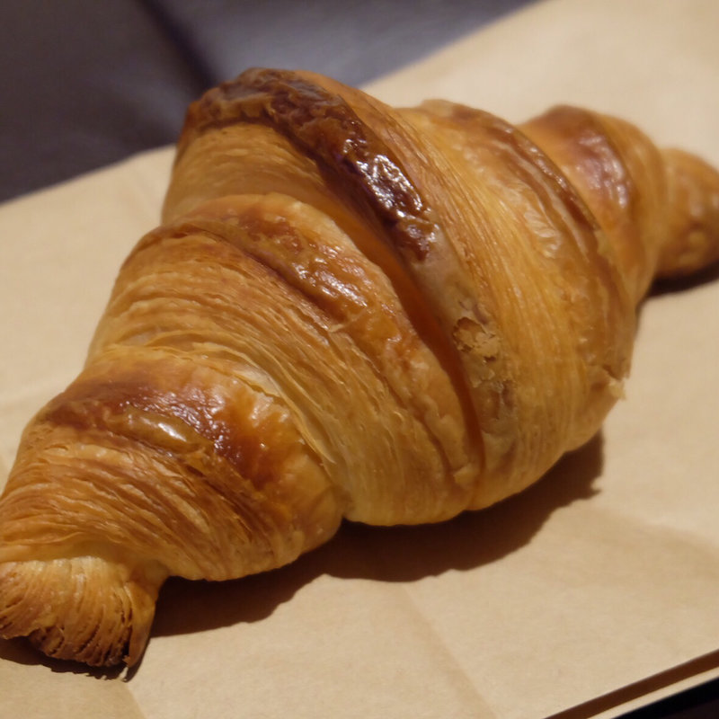 クロワッサン(トラン・ブルー )