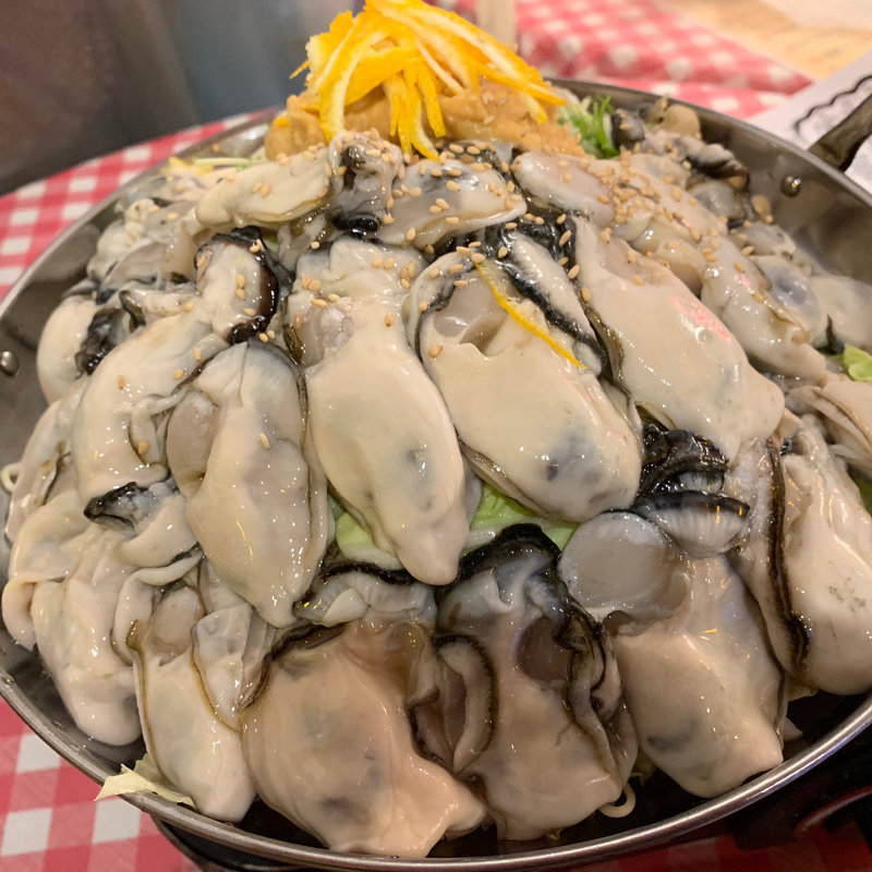 牡蠣鍋(立呑み処まるや)