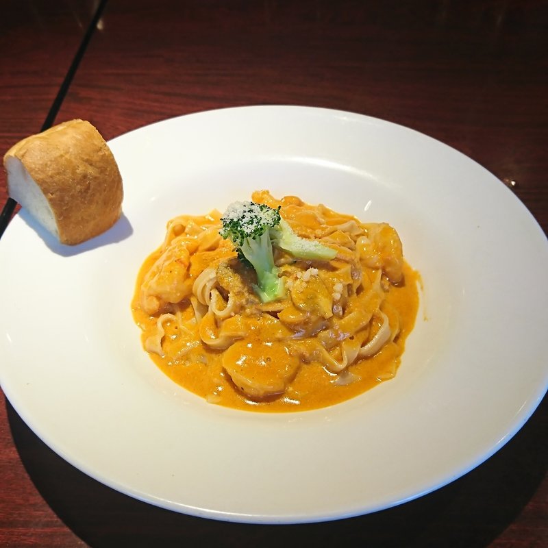 海老のトマトクリームパスタ(せもりな)