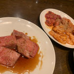 (炭火焼肉 牛小屋 （スミビヤキニク ウシゴヤ）)