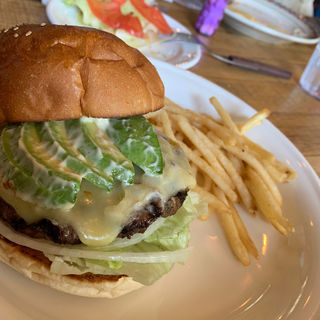 アボカドモッサレラチーズバーガー(L.A.GARAGE 池尻大橋)
