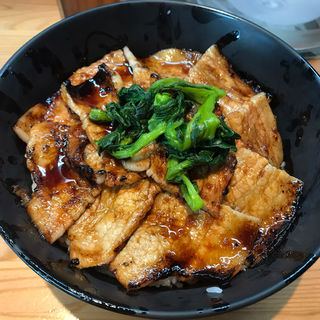 豚丼 中(豚大学 神保町校舎 )
