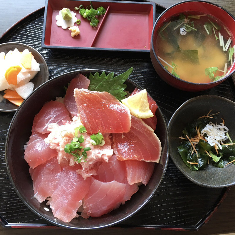 まぐろ丼(まるみ )