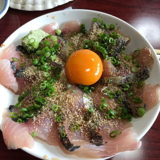 ゴマアジ丼(雑魚 （ざっこ）)