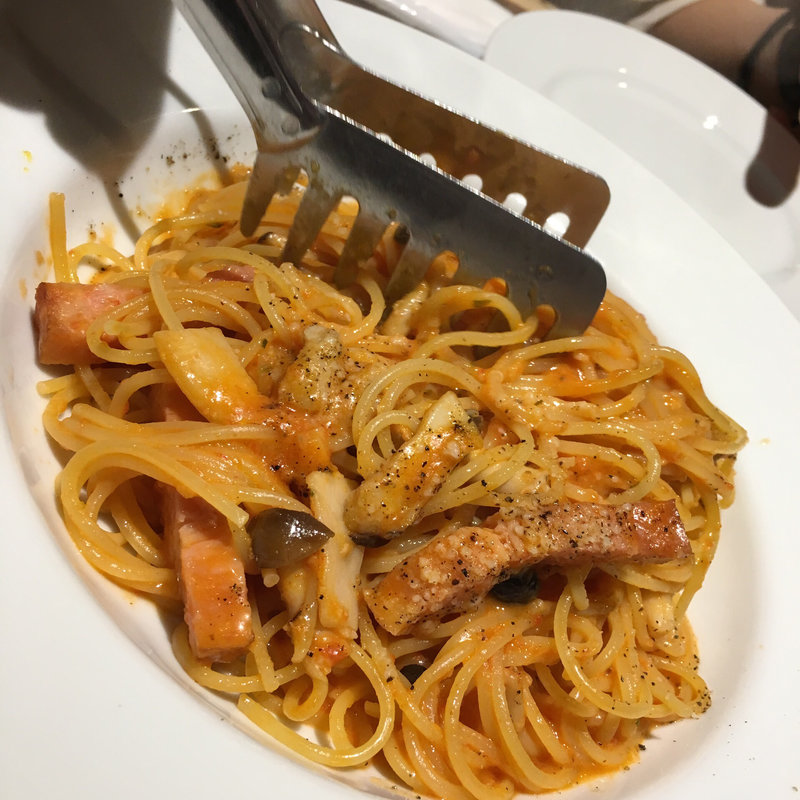 生ハムとクリームチーズの生春巻き(チリソース)　(ベビーフェイスプラネッツ 太宰府店)