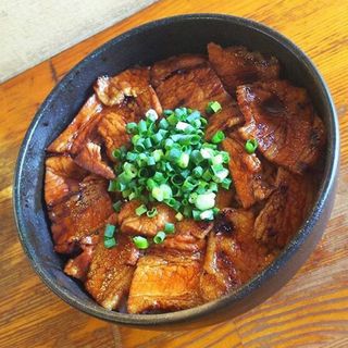 中豚丼(炭火豚丼 豚野郎)