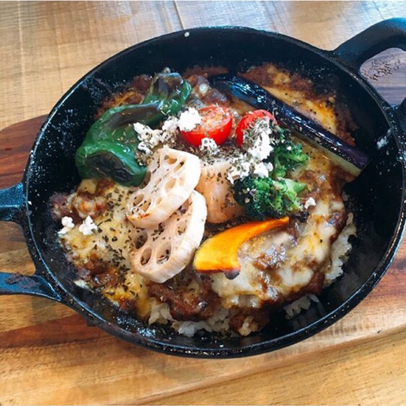 ゴロゴロ野菜の焼きカレー(シロ カフェ 砂川本店 （shiro cafe）)