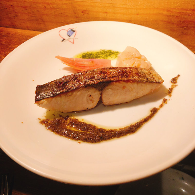 鮮魚の炭火焼き(ヴァンピックル 銀座 （vinpicoeur）)