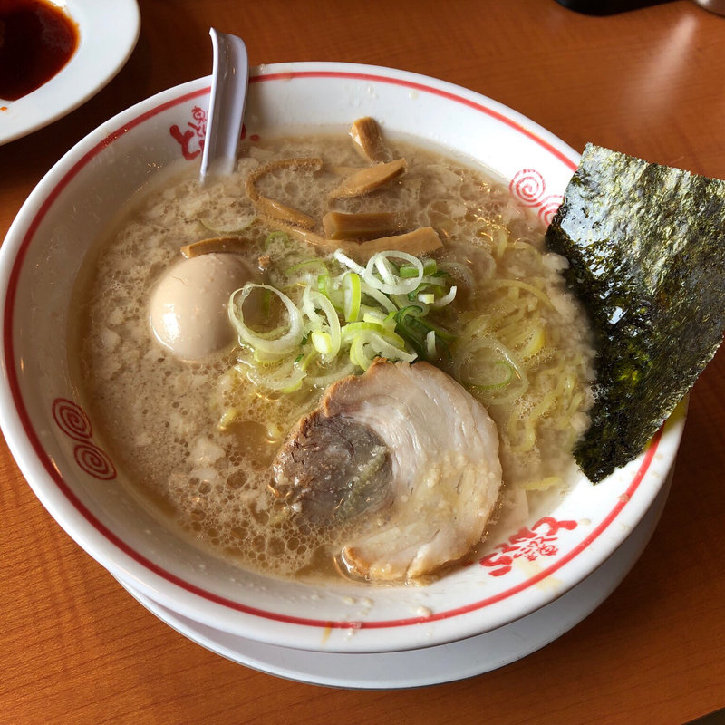 こってり醤油ラーメン(東京とんこつ とんとら 新座店)