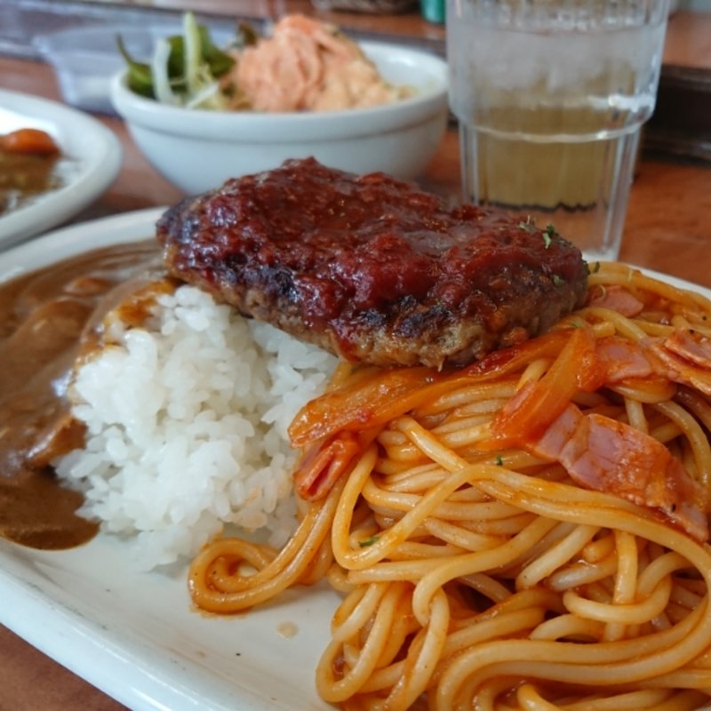ハンバーグとナポリタンとカレーライス(カレー専門店 パピー 上野毛店)