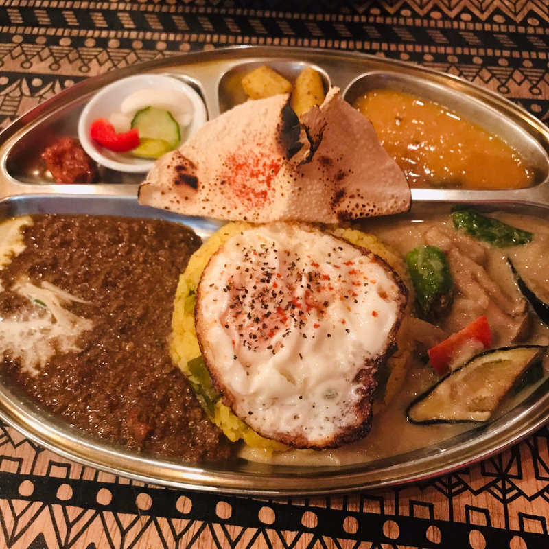 2種プレート(カフェ＆カレー ボタ)