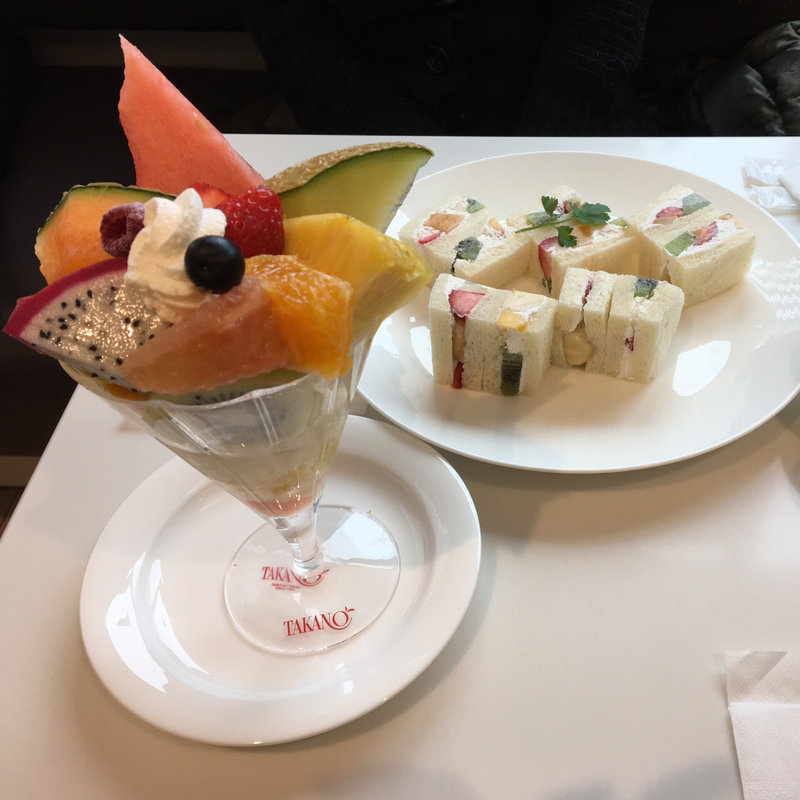 フルーツサンドウィッチ(新宿高野本店 タカノフルーツパーラー)