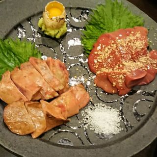 鳥レバ2点盛り(焼鳥はなび)