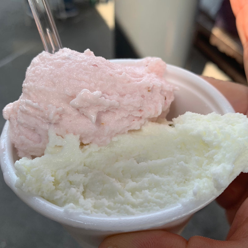 イチゴ、特選ミルク(ジェラート ぷくいち )