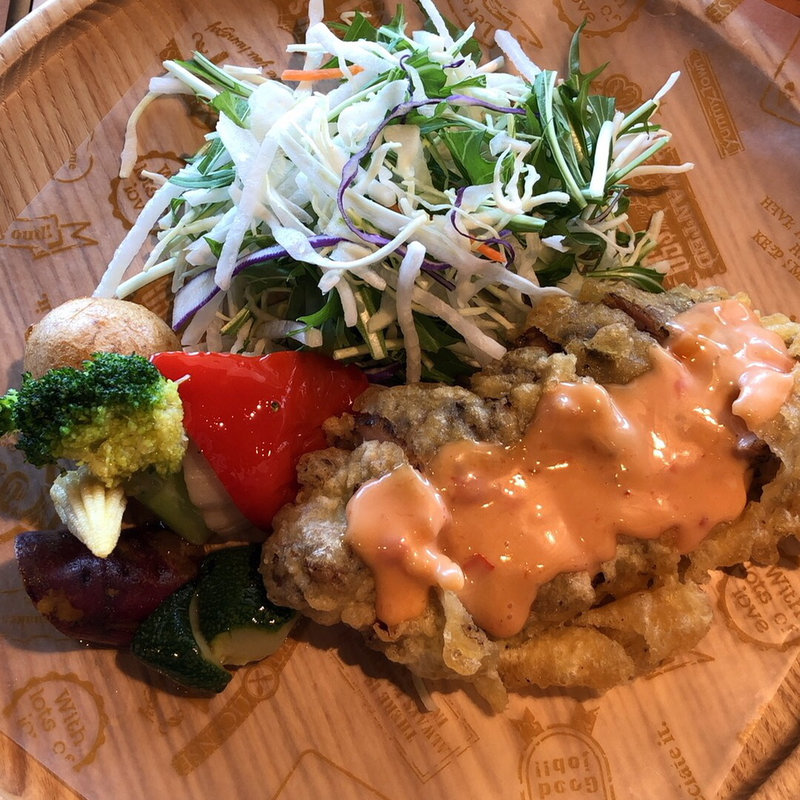 若鶏のケイジャン揚げチリマヨソース(肉バルD.U.M.B.O クイーンズスクエア横浜店)