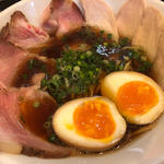 黒中華そば(濃口醤油)特製盛り