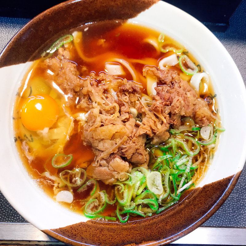 肉玉子きしめん(名代きしめん 住よし JR名古屋駅3・4番ホーム店)