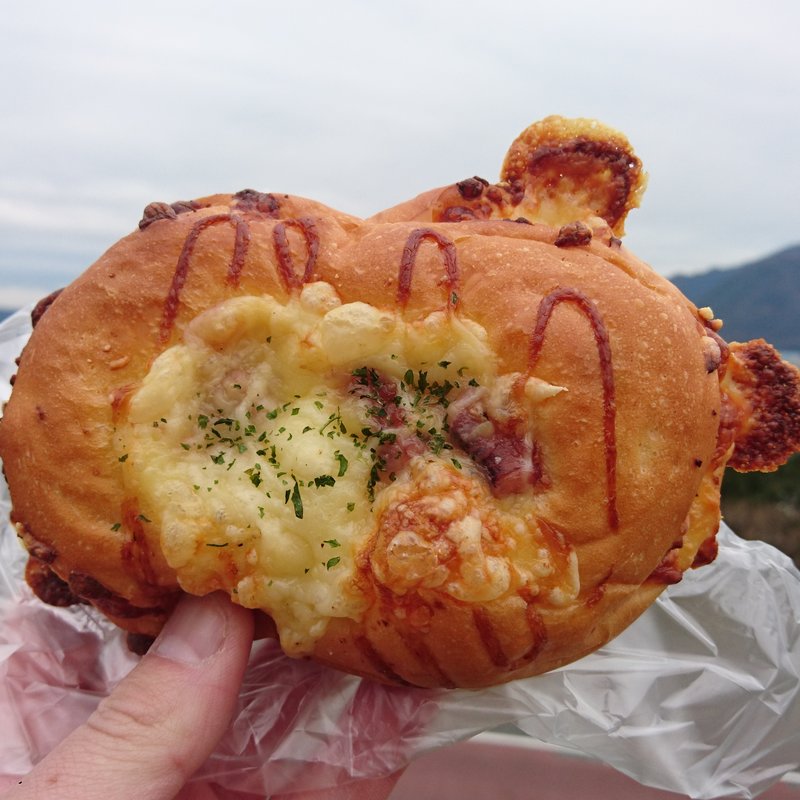 タコ＆チーズパン(ルマーダ )