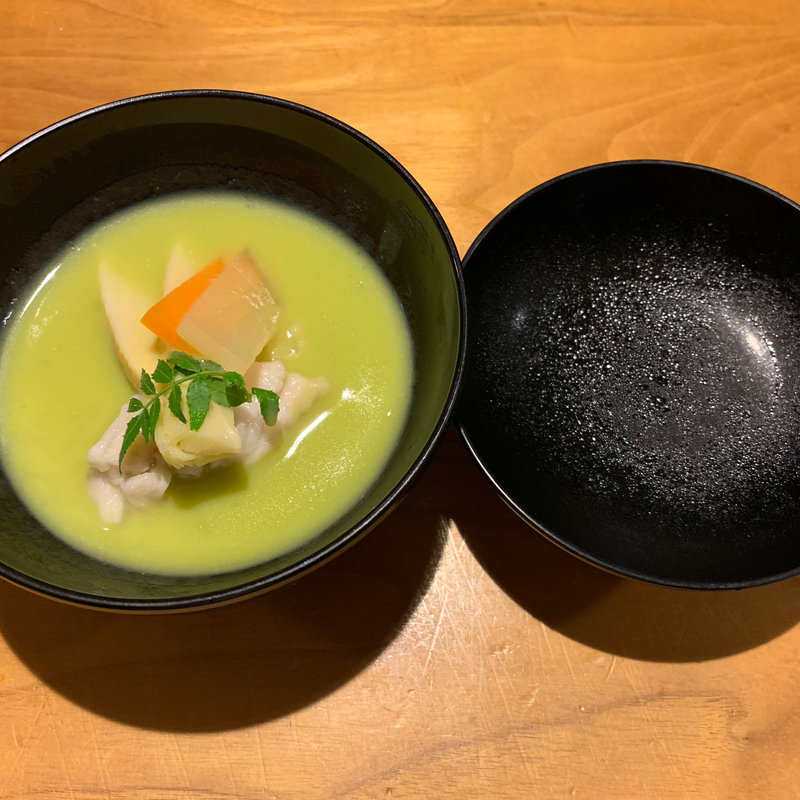 7000円コース【お椀】豌豆摺り流し(個室・炉端料理  かこいや  銀座7丁目店)