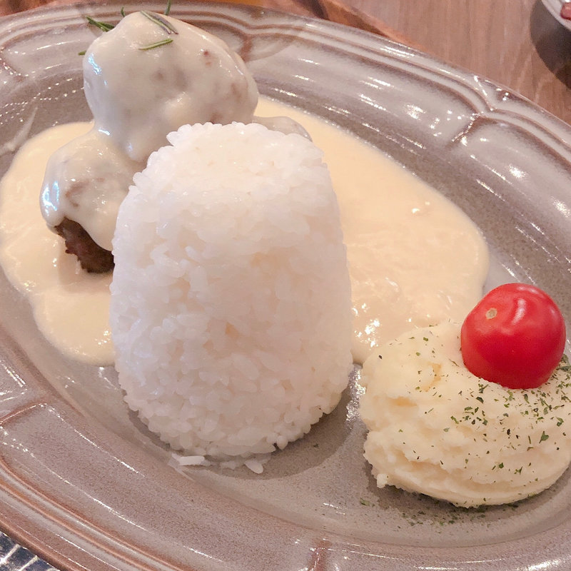 雪玉のミートボール(ムーミン谷の食堂 （MOOMIN VALLEY PARK）)