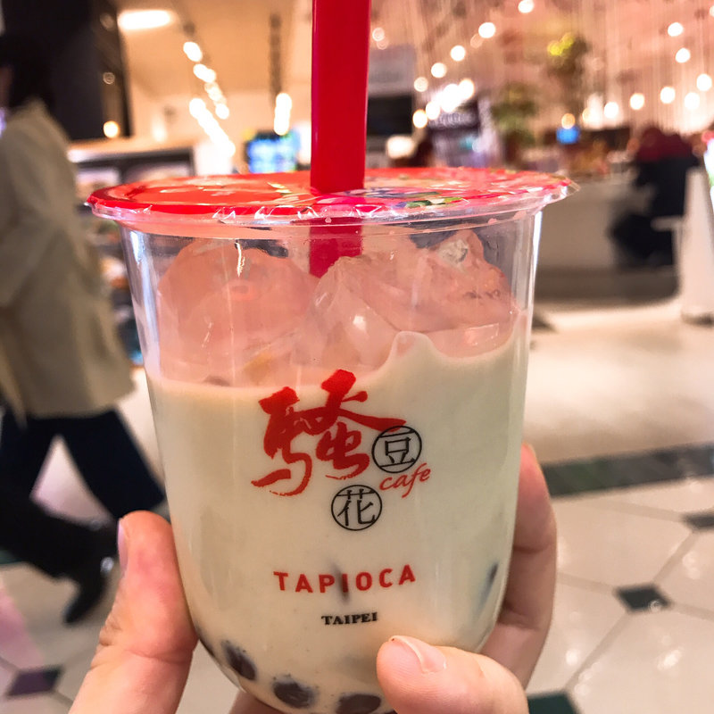 ウーロンタピオカミルクティー(騒豆花)