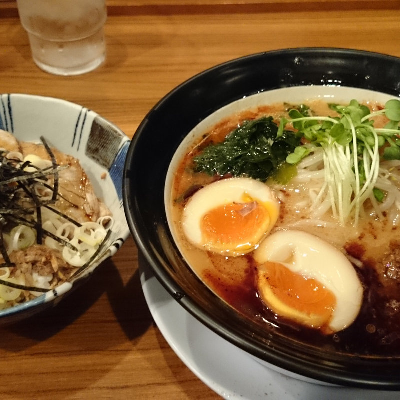 焦がし味噌ラーメン 特製(麺屋 楼蘭 （めんや ろうらん）)